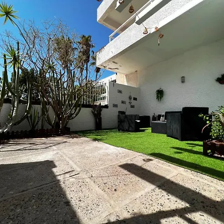 Moderno Estudio Con Jardin Con Bbq Y Piscina En Apartment